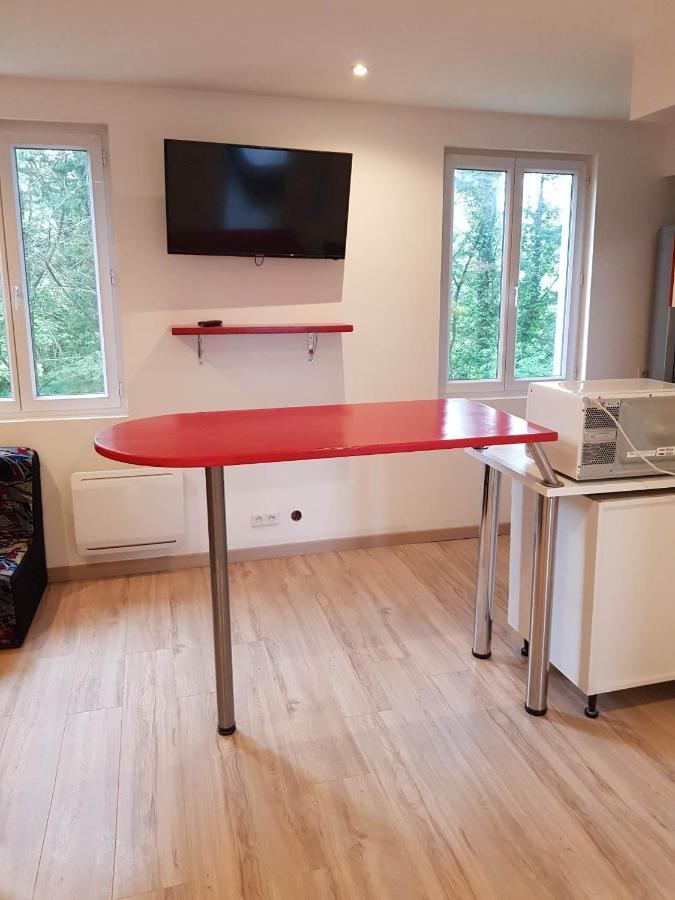 05 - Tres Joli 3 Pieces Neuf 2 Chambres, Logement Tout Equipe Pour 1 A 4 Personnes Maximum, Vue Sur Jardin Avec Parking Privatif, Grand Fourgon Possible, Tout Le Linge De Maison Est Fourni Annesse-et-Beaulieu Exterior foto