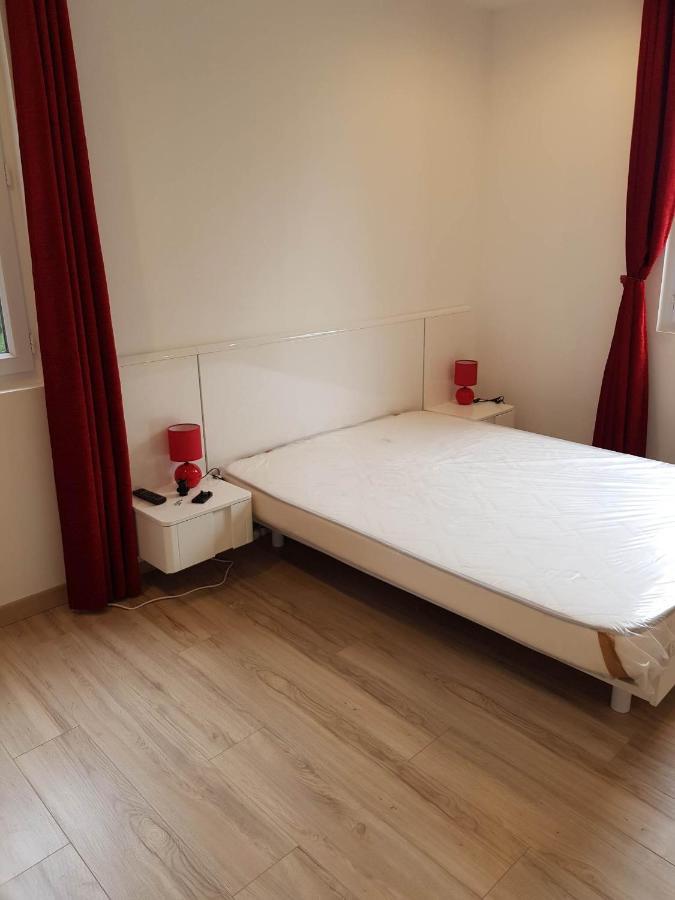 05 - Tres Joli 3 Pieces Neuf 2 Chambres, Logement Tout Equipe Pour 1 A 4 Personnes Maximum, Vue Sur Jardin Avec Parking Privatif, Grand Fourgon Possible, Tout Le Linge De Maison Est Fourni Annesse-et-Beaulieu Exterior foto