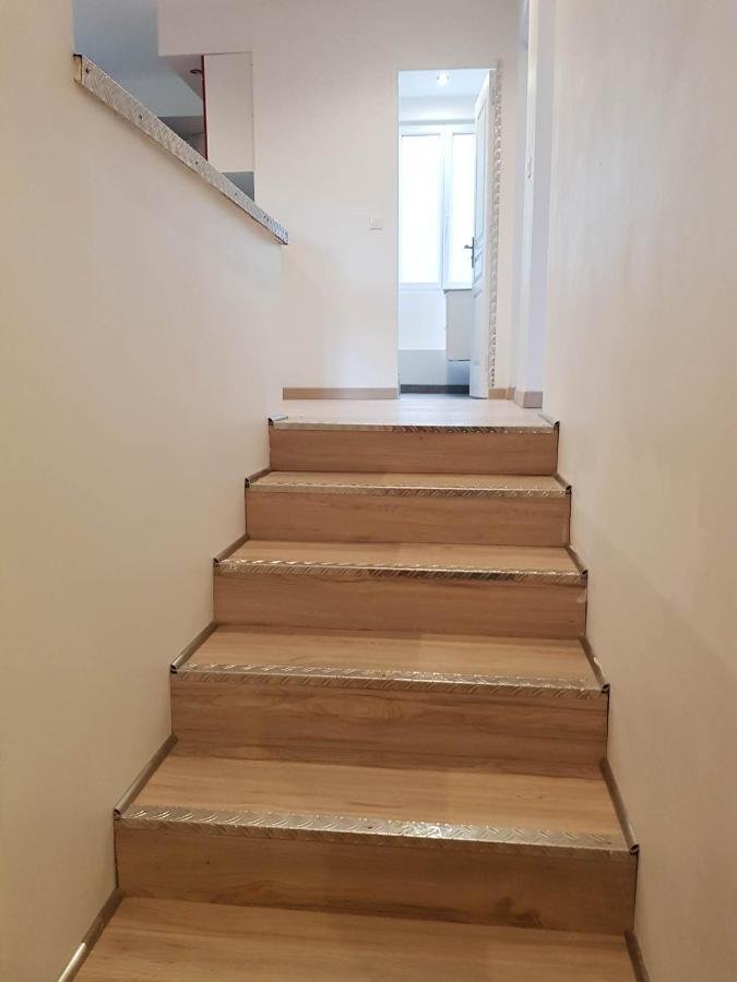 05 - Tres Joli 3 Pieces Neuf 2 Chambres, Logement Tout Equipe Pour 1 A 4 Personnes Maximum, Vue Sur Jardin Avec Parking Privatif, Grand Fourgon Possible, Tout Le Linge De Maison Est Fourni Annesse-et-Beaulieu Exterior foto
