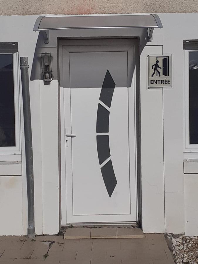 05 - Tres Joli 3 Pieces Neuf 2 Chambres, Logement Tout Equipe Pour 1 A 4 Personnes Maximum, Vue Sur Jardin Avec Parking Privatif, Grand Fourgon Possible, Tout Le Linge De Maison Est Fourni Annesse-et-Beaulieu Exterior foto