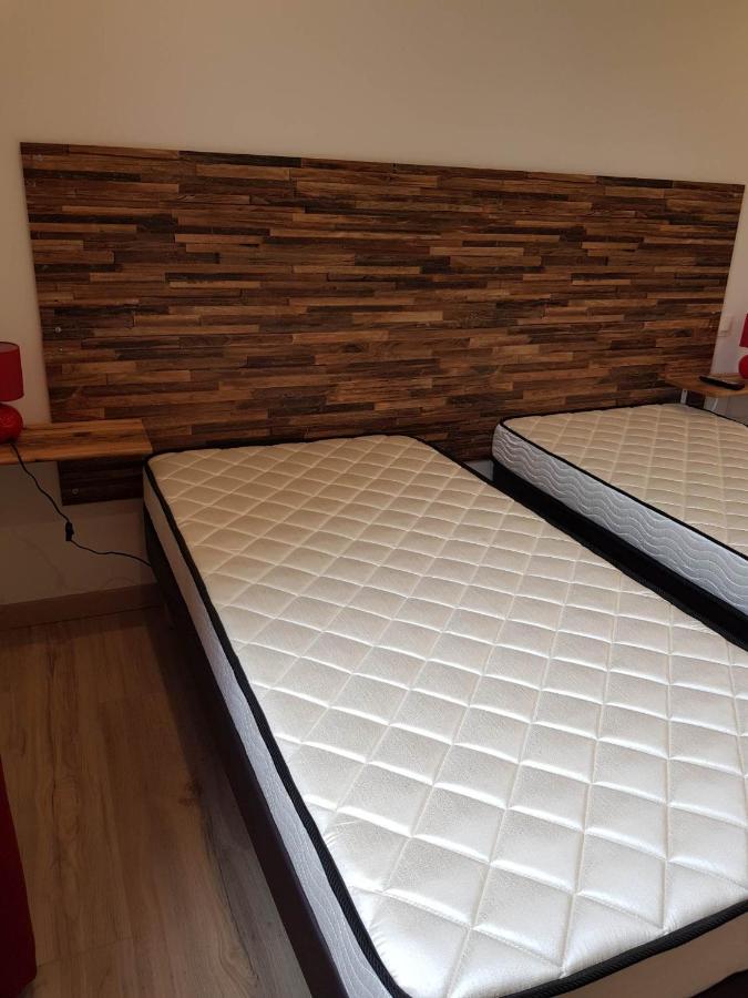 05 - Tres Joli 3 Pieces Neuf 2 Chambres, Logement Tout Equipe Pour 1 A 4 Personnes Maximum, Vue Sur Jardin Avec Parking Privatif, Grand Fourgon Possible, Tout Le Linge De Maison Est Fourni Annesse-et-Beaulieu Exterior foto